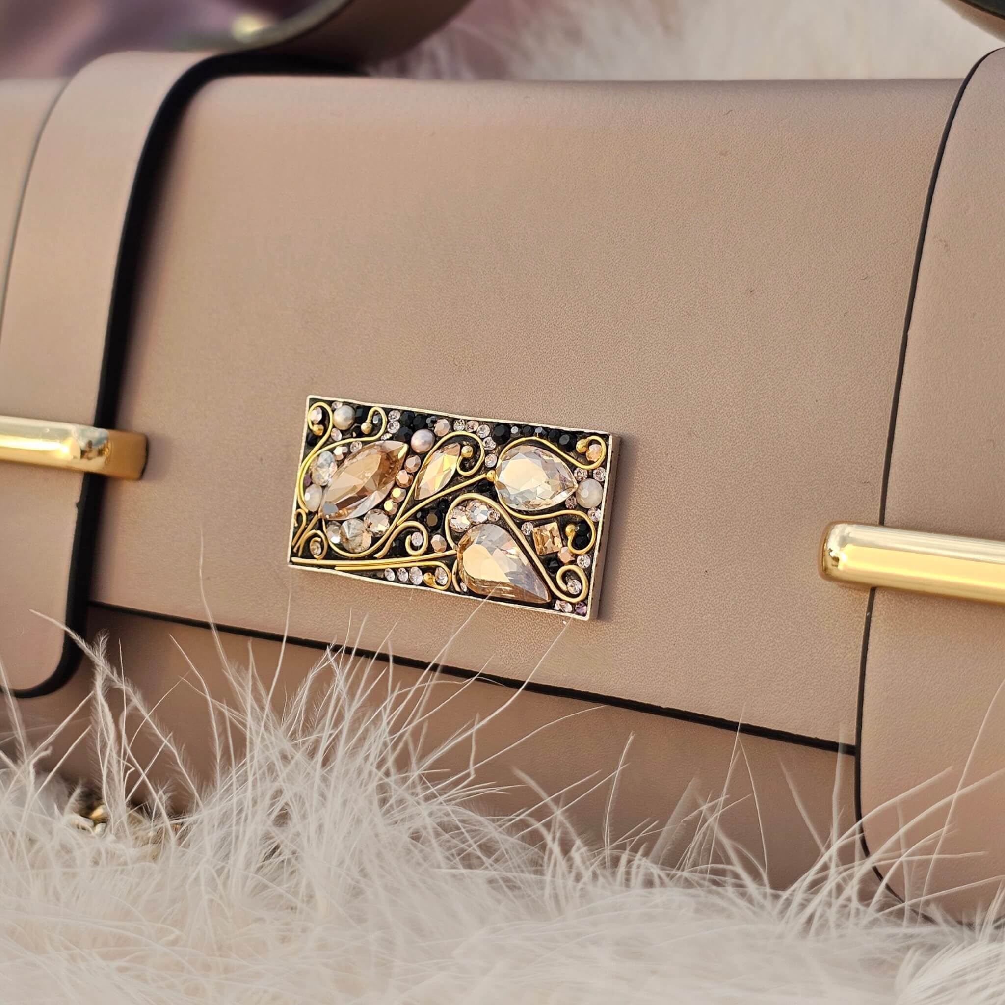 Antique Pink leather mini clutch Kat’Art – geantă mini clutc din piele naturală verde mentă, decorată cu argint 925 și cristale premium, realizată manual